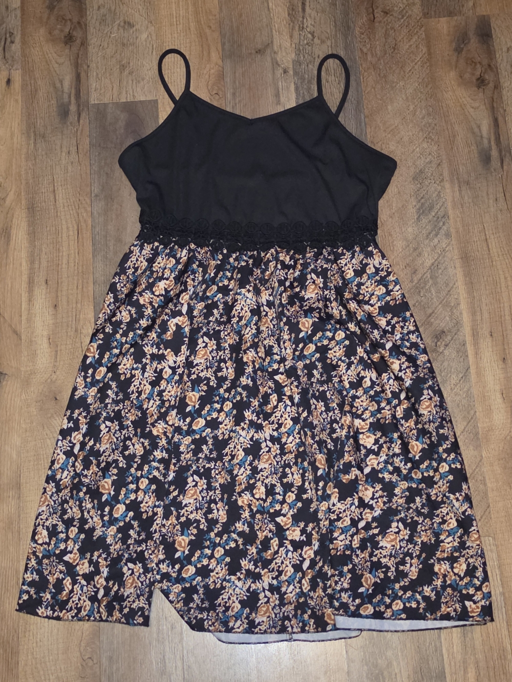 Adorable Black Floral Spaghetti-Strap Summer Dress